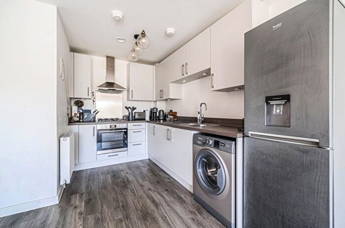 1 Bedroom Flat For Sale In Hurley Drive, Bracknell, Berkshire, RG12