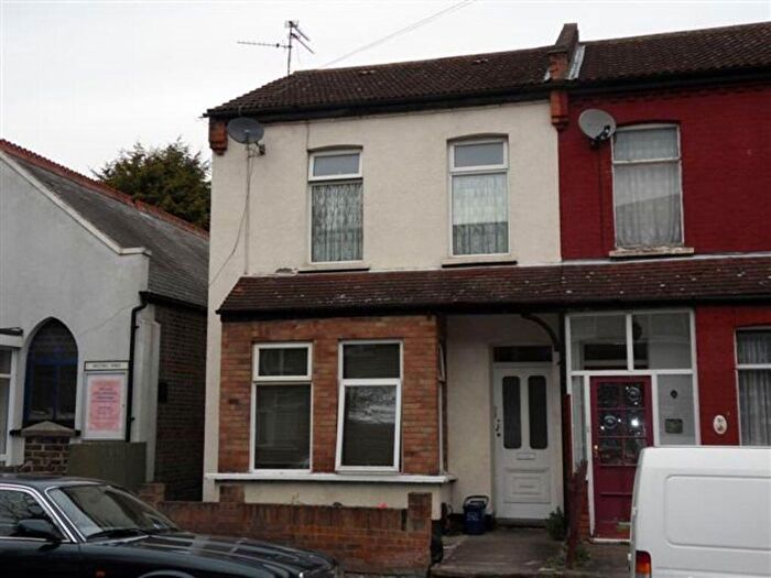 1 Bedroom Flat To Rent In St Anns Road-Southend On Sea : Online Registration, SS2