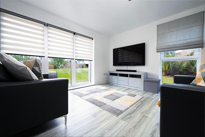 2 Bedroom Flat To Rent In Eldon Street, Greenock, PA16