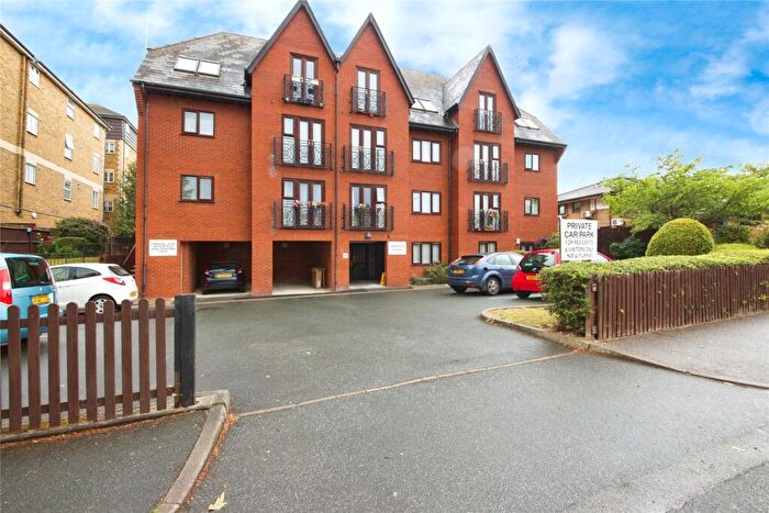 1 Bedroom Flat For Sale In Admiral Lodge, Western Road, Romford, RM1