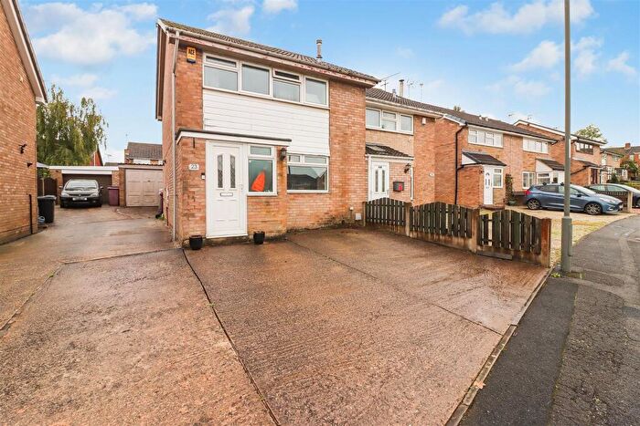 3 Bedroom Semi Detached House For Sale In Cornwall Drive, Grassmoor, Chesterfield, S42