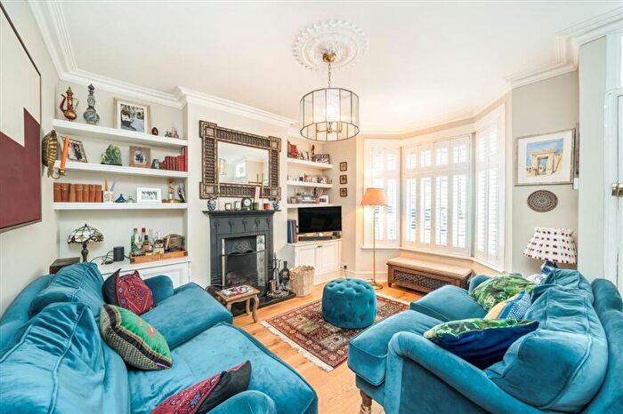 4 Bedroom House To Rent In Leahurst Road, Hither Green, SE13