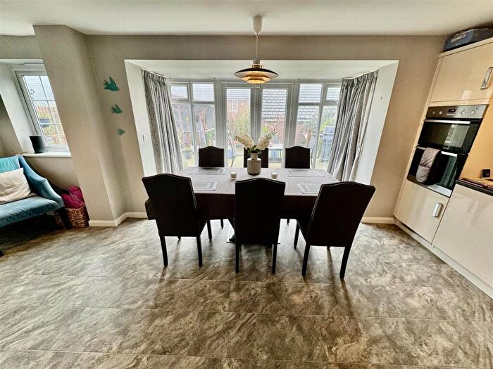 4 Bedroom Detached House For Sale In Main Road, Higher Kinnerton, CH4