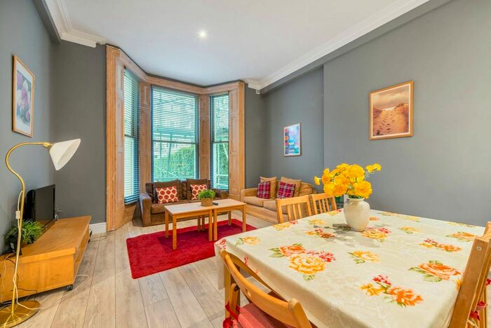 2 Bedroom Flat To Rent In Elsham Road, Holland Park, London, W14