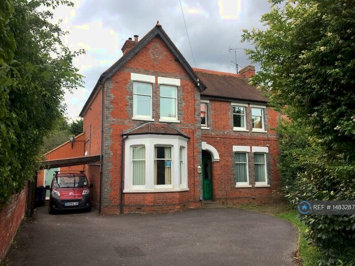 4 Bedroom Flat To Rent In Western Elms Avenue, Reading, RG30