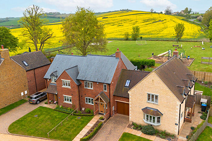 3 Bedroom Terraced House For Sale In Church Bank, Shipston-on-stour, CV36