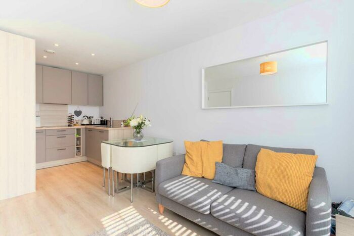 1 Bedroom Apartment To Rent In Harpers Lodge, Arundale Walk, Horsham, RH12