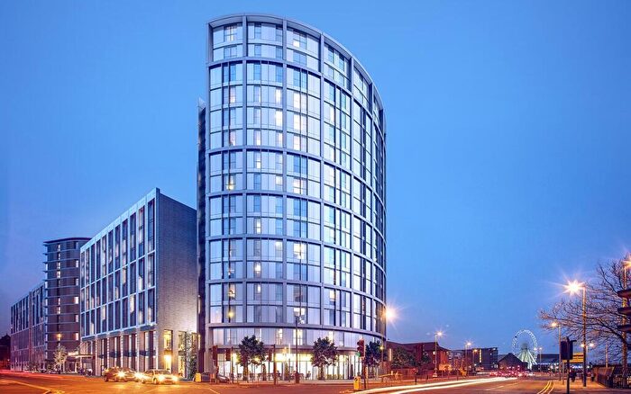 2 Bedroom Apartment To Rent In One Park Lane, L1
