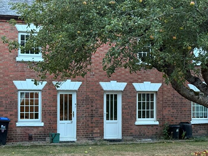 2 Bedroom Cottage To Rent In Shipston Road, Stratford-Upon-Avon, Warwickshire, CV37