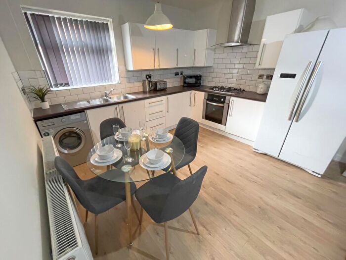 7 Bedroom Terraced House To Rent In Sheil Road, L6