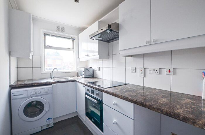 1 Bedroom Garage / Parking To Rent In Stopford Road, London, E13