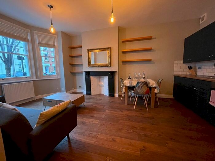 2 Bedroom Flat To Rent In Hackford Road, Oval, London, SW9