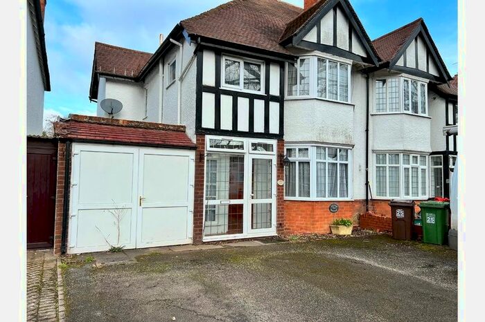 3 Bedroom Semi-Detached House To Rent In Solihull Road, Shirley, Solihull, B90