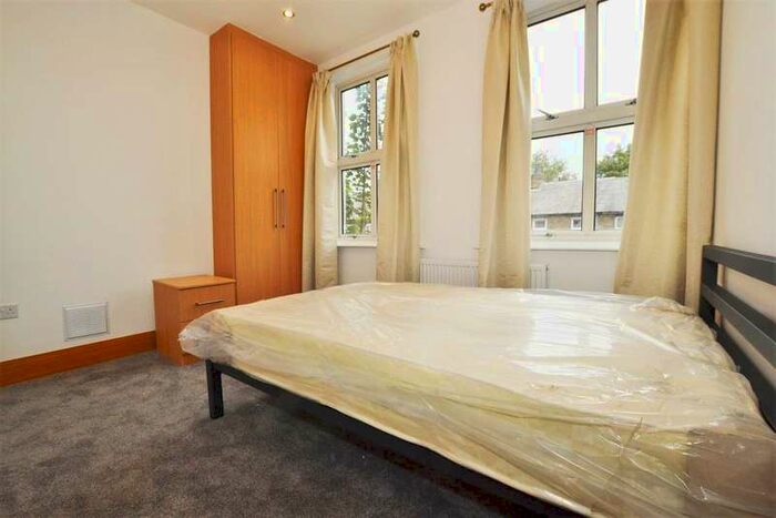 1 Bedroom Flat To Rent In Twickenham Road, Isleworth, TW7