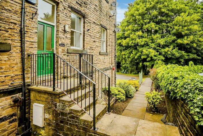 2 Bedroom Flat To Rent In Chapel Court, Mill Moor Road, Holmfirth, West Yorkshire, HD9