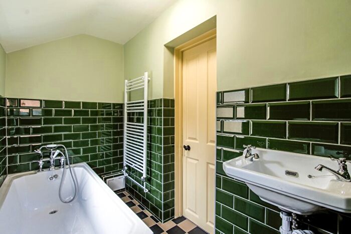 3 Bedroom End Of Terrace House For Sale In Manor Road, Yeovil, BA20