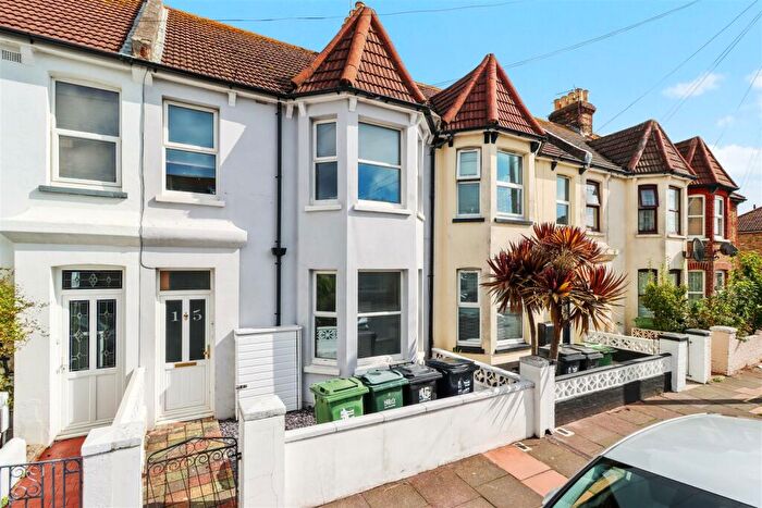 2 Bedroom Flat To Rent In Beach Road, Eastbourne, BN22