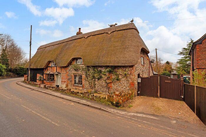 3 Bedroom Cottage For Sale In Wantage Road, Great Shefford, RG17
