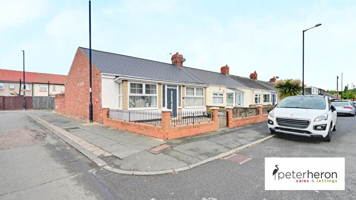 3 Bedroom Cottage For Sale In Alder Street, Castletown, Sunderland, SR5