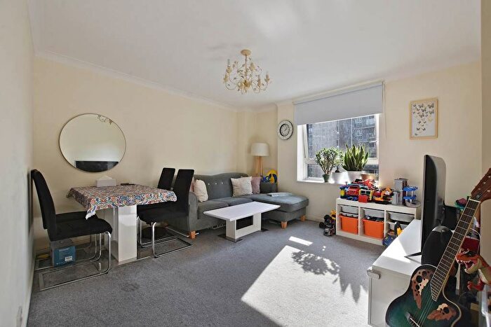 1 Bedroom Flat To Rent In Greville Road, London, NW6