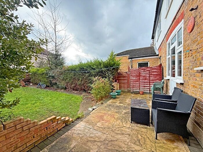 4 Bedroom Semi Detached House To Rent In Argyle Avenue, Hounslow, TW3