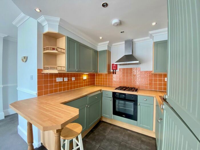 1 Bedroom Flat To Rent In Market Place, Margate, CT9