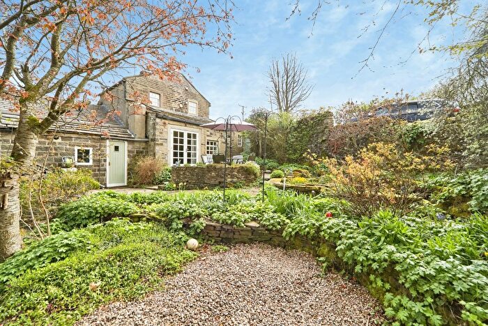 3 Bedroom Semi Detached House For Sale In Hainworth, Keighley, West Yorkshire, BD21