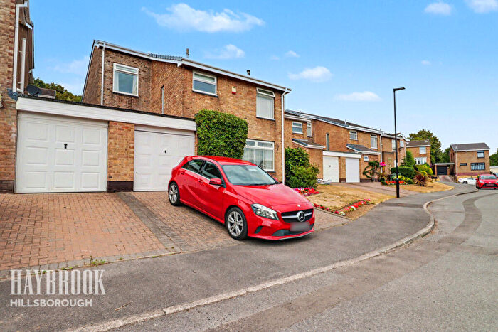 4 Bedroom Detached House For Sale In South View Close, Sheffield, S6