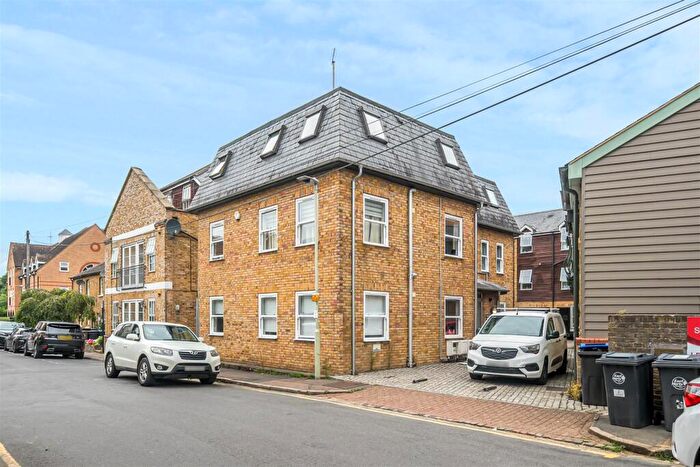 2 Bedroom Apartment For Sale In Priory Street, Hertford, SG14
