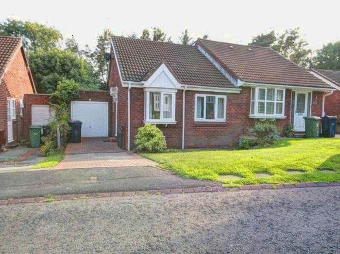 2 Bedroom Semi-Detached Bungalow To Rent In Lapwing Close, Washington, NE38