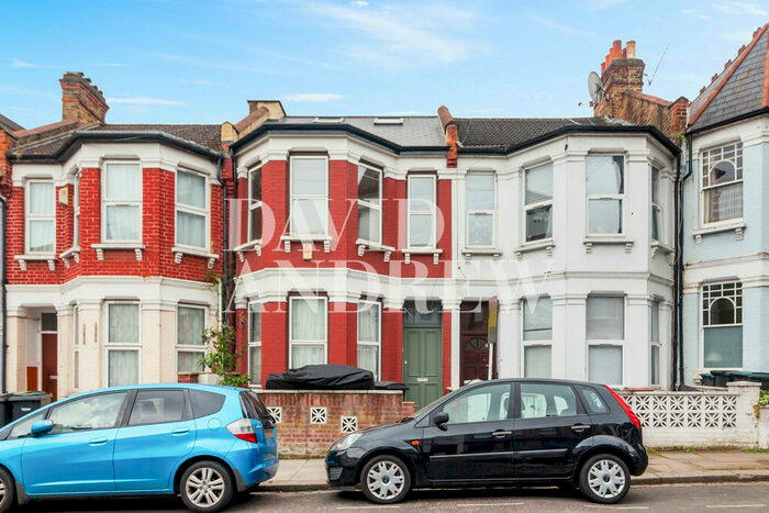 2 Bedroom Apartment To Rent In Hewitt Road, N8