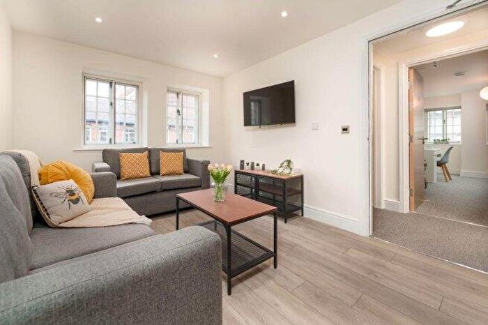 6 Bedroom Flat To Rent In Trippet Lane, S1