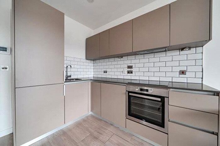 1 Bedroom Flat To Rent In Flat Platform, Market Street, Bracknell, RG12