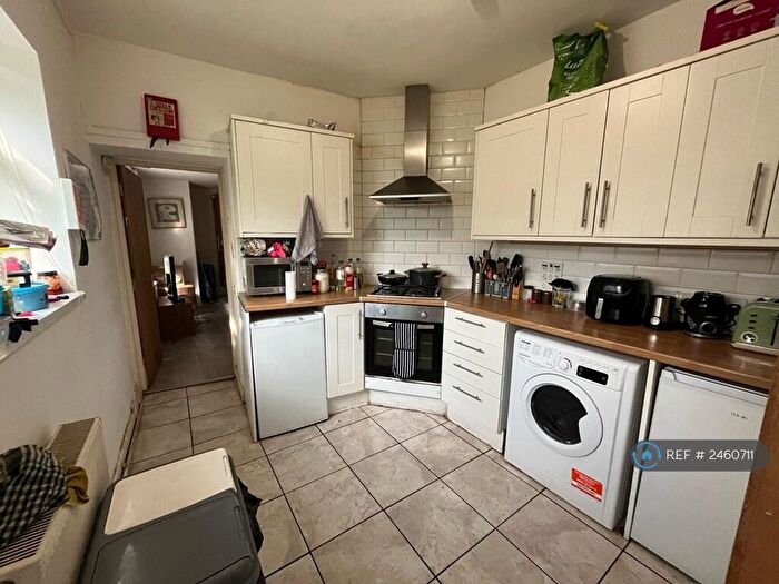 6 Bedroom Terraced House To Rent In Blackweir Terrace, Cardiff, CF10