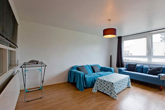 3 Bedroom Flat To Rent In Hanbury Street, London, E1