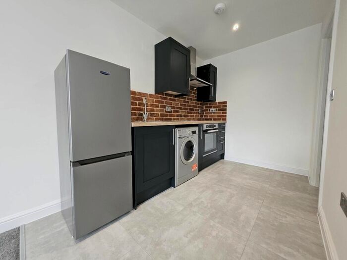 1 Bedroom Apartment To Rent In Flat, Bridgegate Residence, DN22