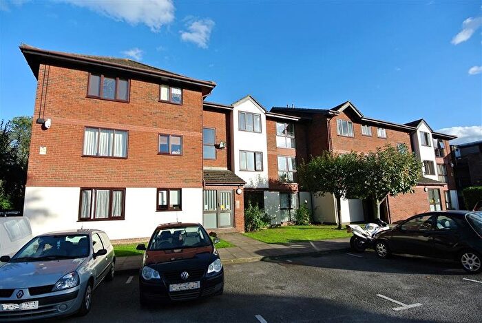 1 Bedroom Apartment To Rent In Wyvern Place, KT15