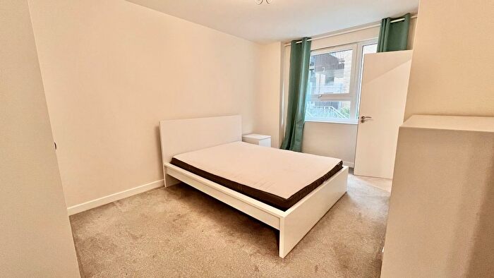 3 Bedroom Flat To Rent In Forest Road, London, E17