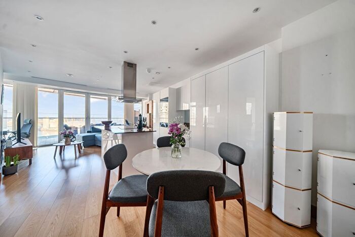 1 Bedroom Flat For Sale In Crossharbour Plaza, London, E14