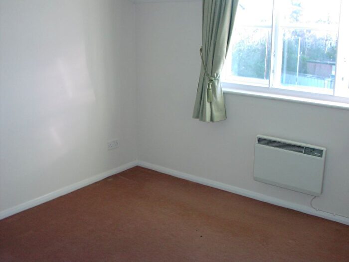 2 Bedroom Flat To Rent In Hursley Road, Chandler's Ford, Eastleigh, SO53
