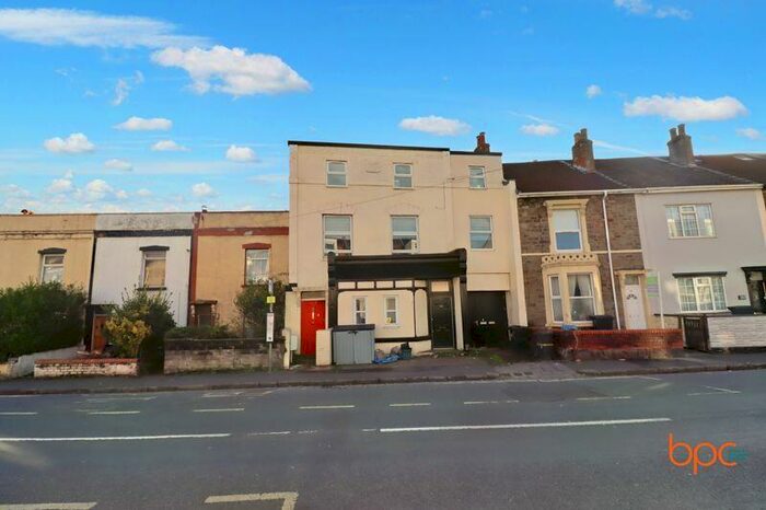 3 Bedroom Flat To Rent In Whitehall Road, Whitehall, BS5