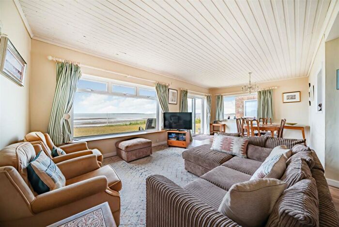 2 Bedroom Detached Bungalow For Sale In Hook, Warsash, SO31