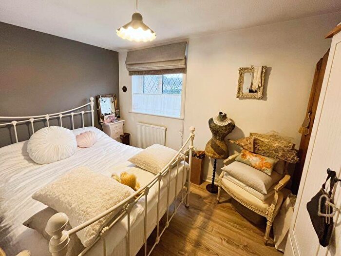2 Bedroom Flat For Sale In Stanford Close, Stoneclough, M26