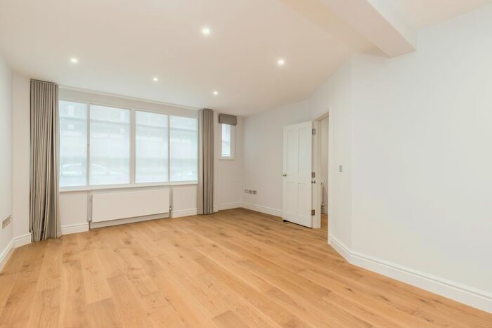 4 Bedroom Mews To Rent In Seymour Mews, London, W1H