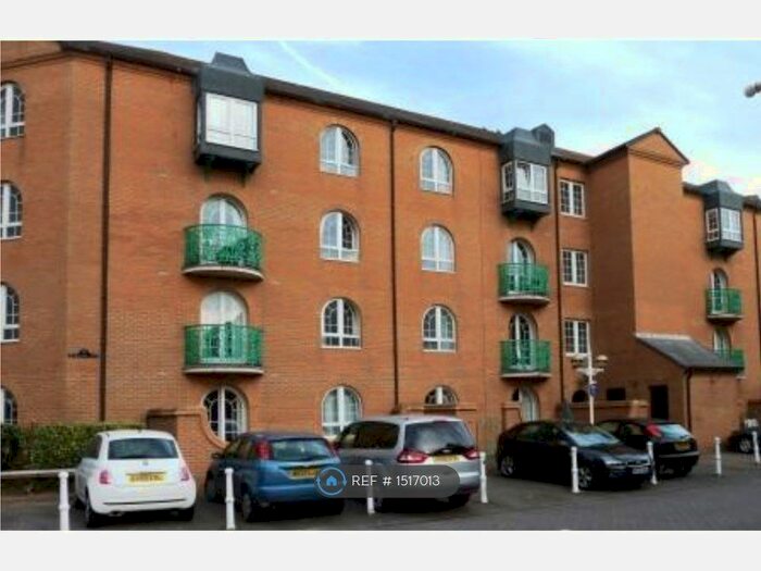 1 Bedroom Flat To Rent In Mariners Quay, Brighton Marina Village, Brighton, BN2