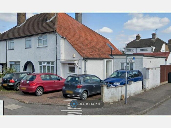 2 Bedroom Maisonette To Rent In Dawley Avenue, Uxbridge, UB8