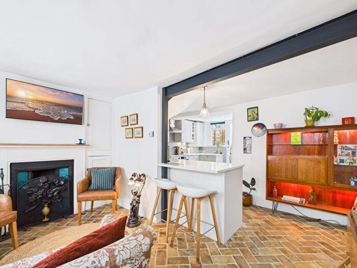 2 Bedroom Terraced House To Rent In High Street, Huntingdon, PE29