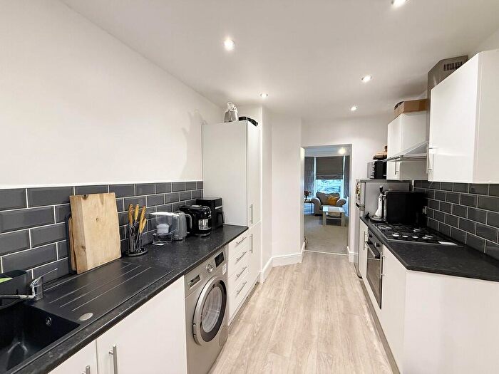 1 Bedroom Flat To Rent In Fearon Road, North End, PO2