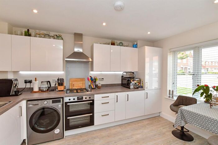 3 Bedroom Semi-Detached House For Sale In Danforth Way, Ringmer, Lewes, East Sussex, BN8