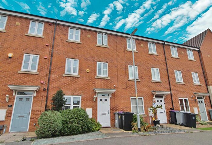 4 Bedroom Town House For Sale In Hartington Close, Grantham, NG31